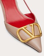 VLOGO SIGNATURE CALFSKIN SLINGBACK PUMP 40MM / 1.6 IN. - Image 3